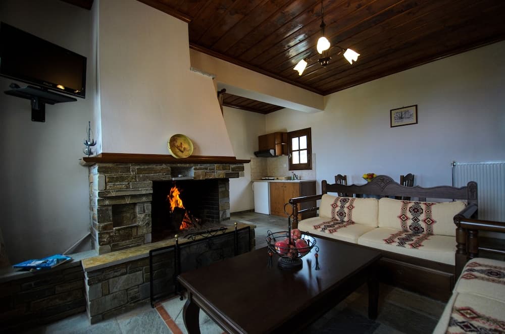 Atrapos Hotel
