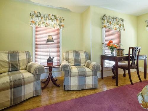 George Brooks House B&B