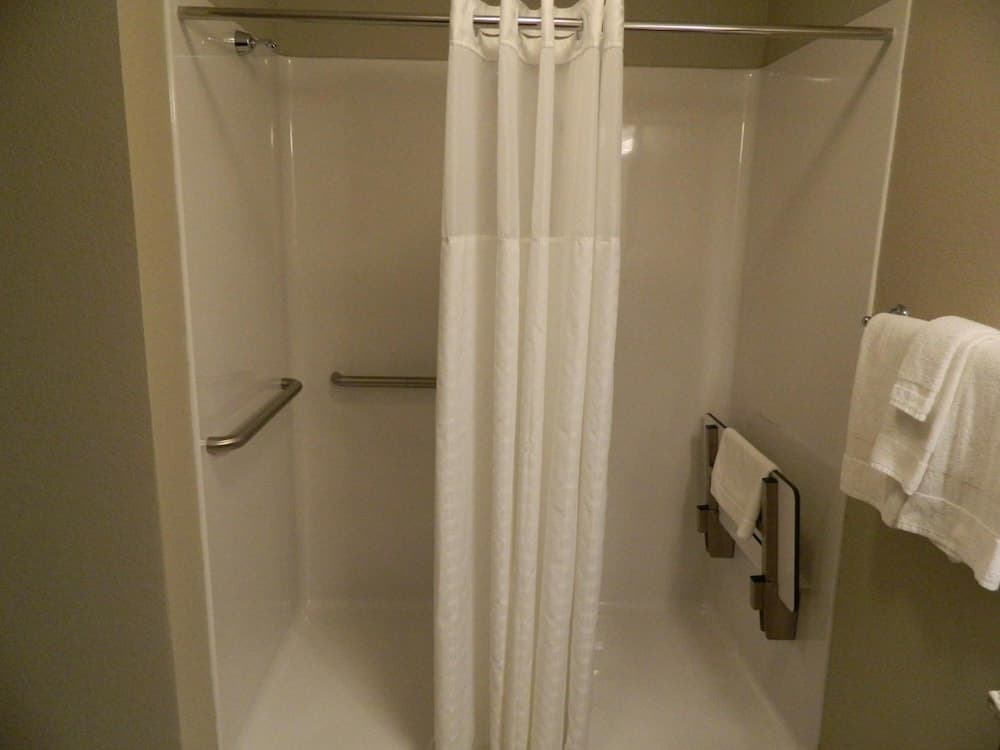 Brookstone Lodge & Suites