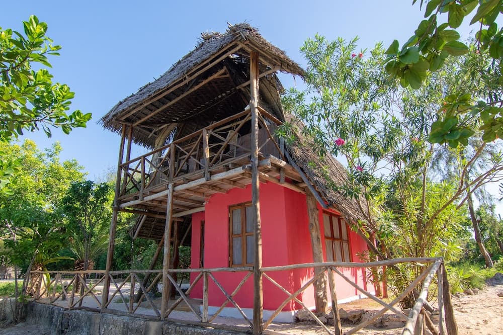 Pakachi Beach Resort & Hotel