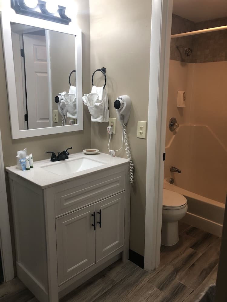 Eastern Inn & Suites