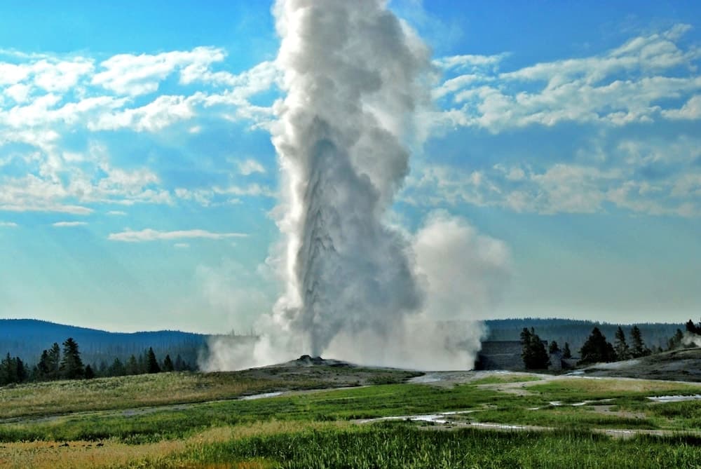 Old Faithful Inn