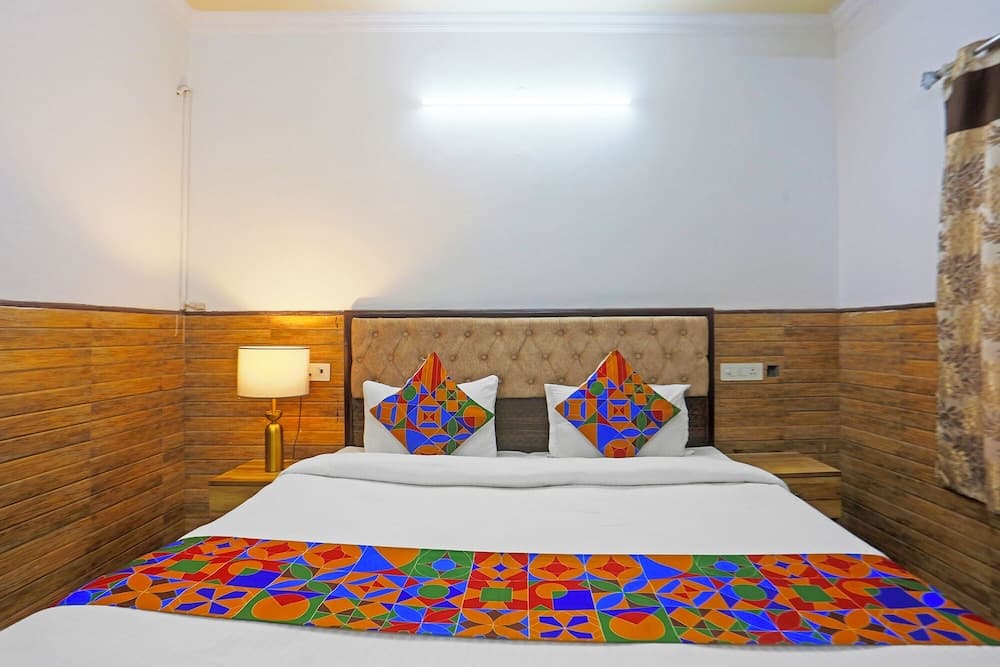 Fabhotel Vasant Villa