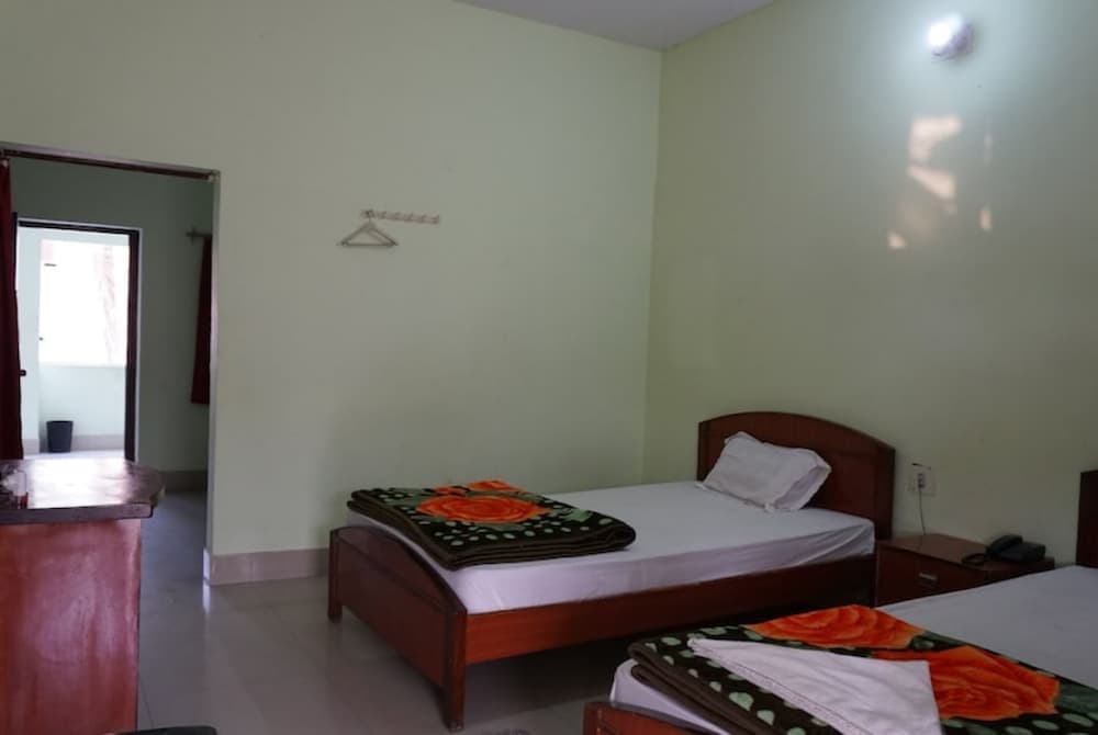 Goroomgo Diamond Plaza Rajgir