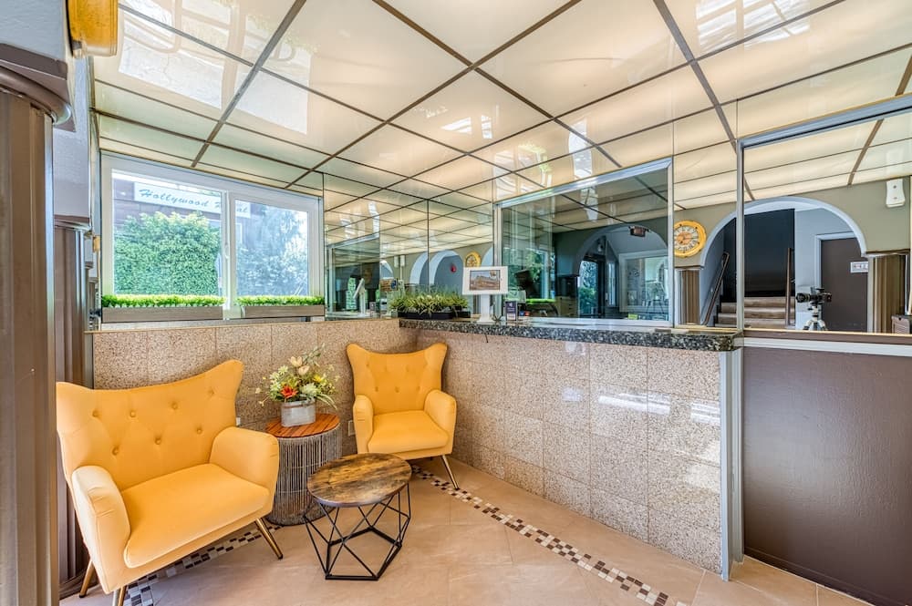 La Mirage Inn - Hollywood