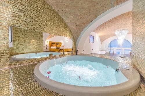 Budapest Eye Presidential with Jacuzzi & Sauna