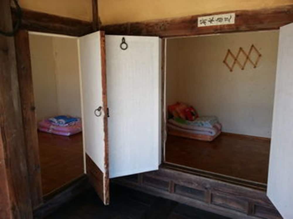 Moji Guest House