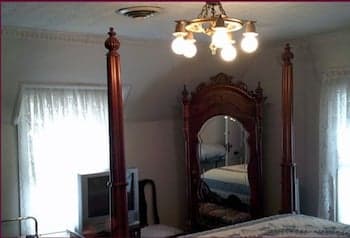 Parlor Car Bed & Breakfast