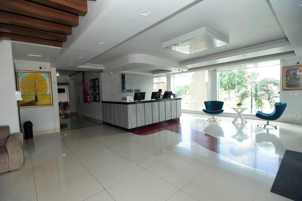Hotel 365