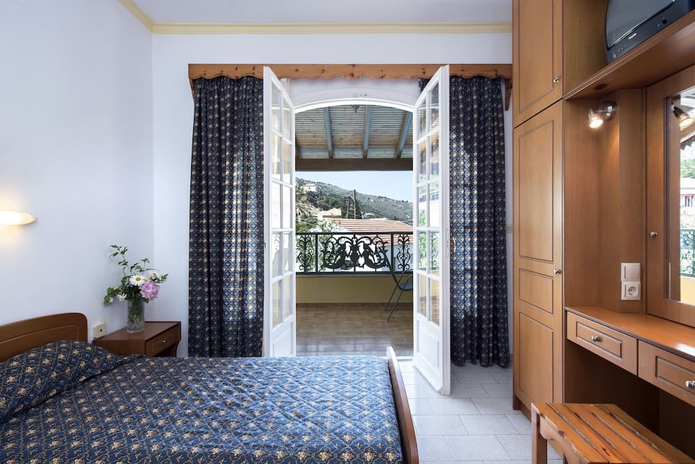 Andreas Pool Apartments