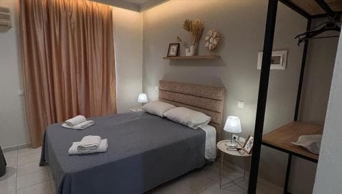 Johnhara Studios & Apartments