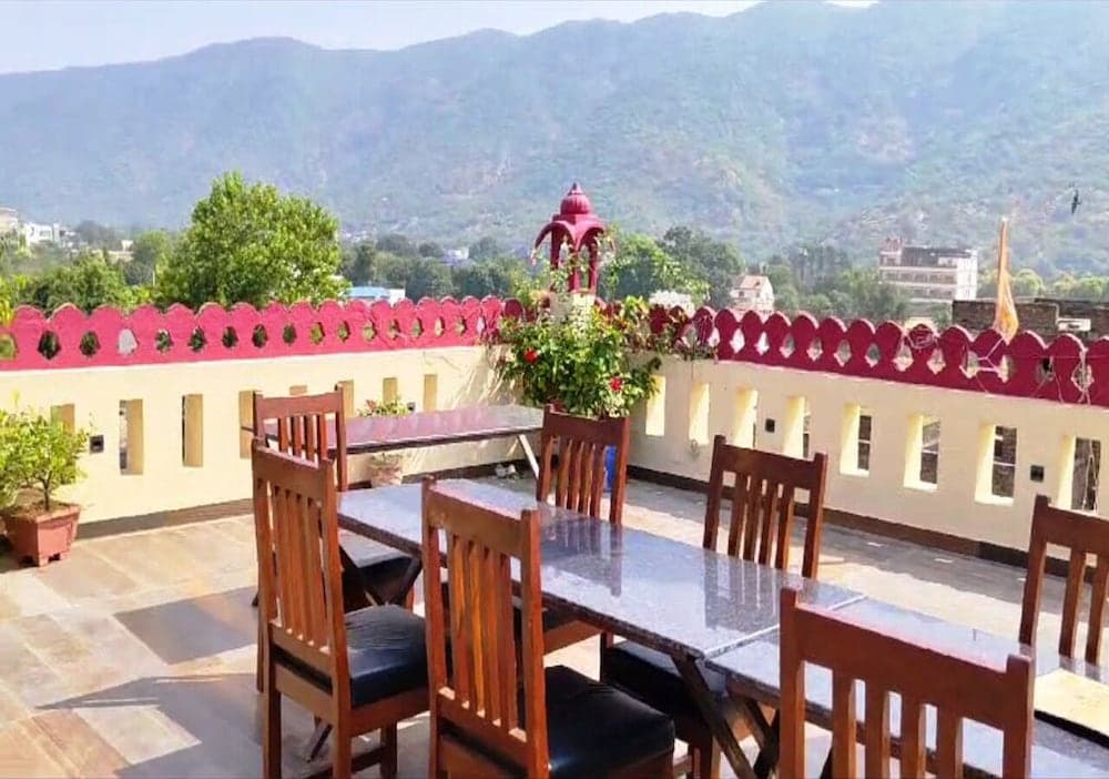 Hotel Golden Bird Pushkar