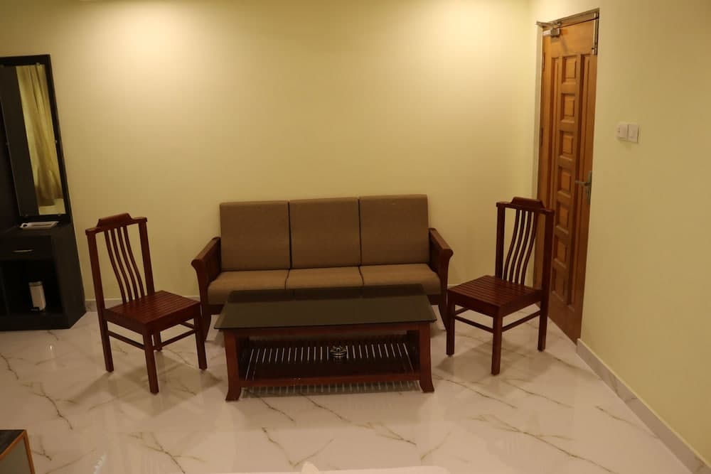 Amaran Hotel