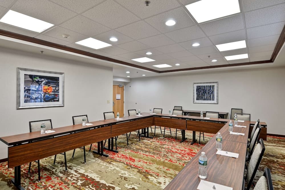 Hampton Inn Albany Wolf Road