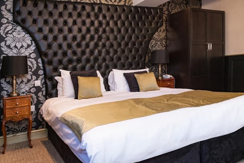 Henley Hotel
