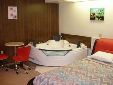 Driftwood Suites