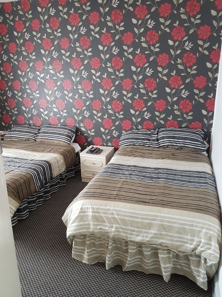 Crompton Hotel
