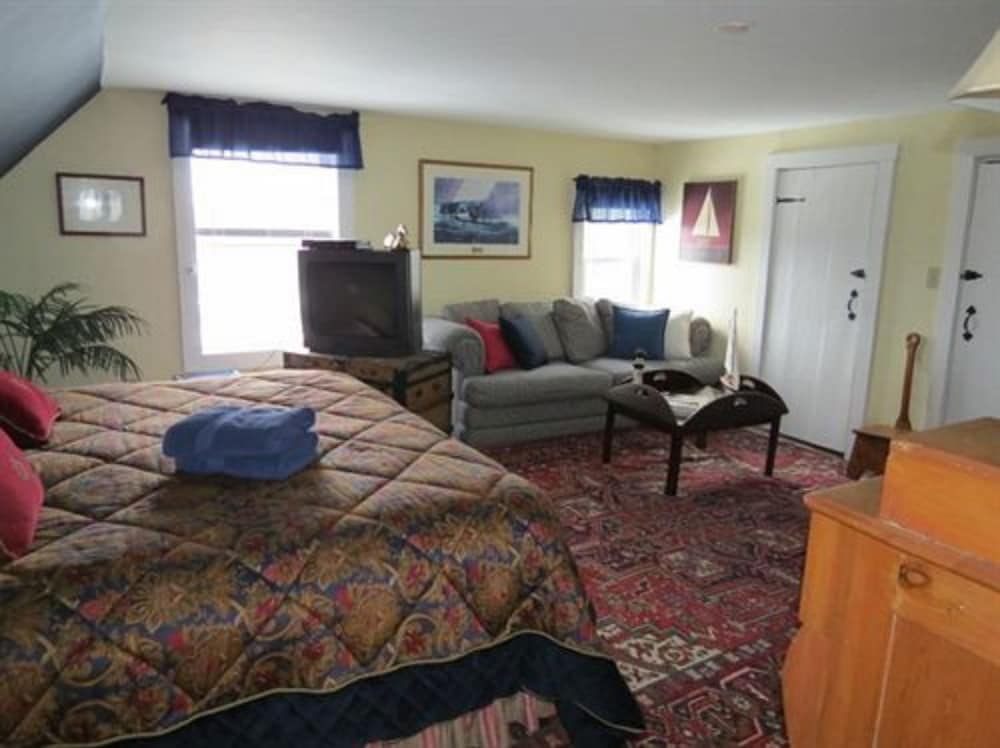 Shaker Farm Bed & Breakfast