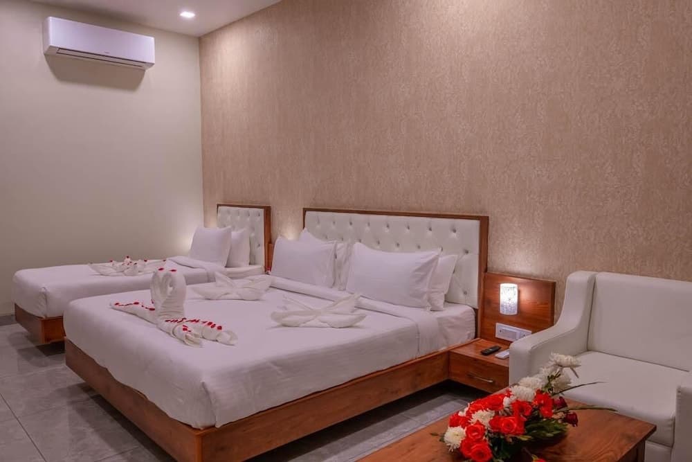 Savitri Resorts