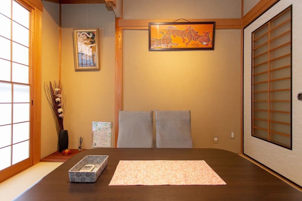 Kanmuritei Guest House UP to 7 pax, 冠邸l和モダン最大7名まで宿泊可能