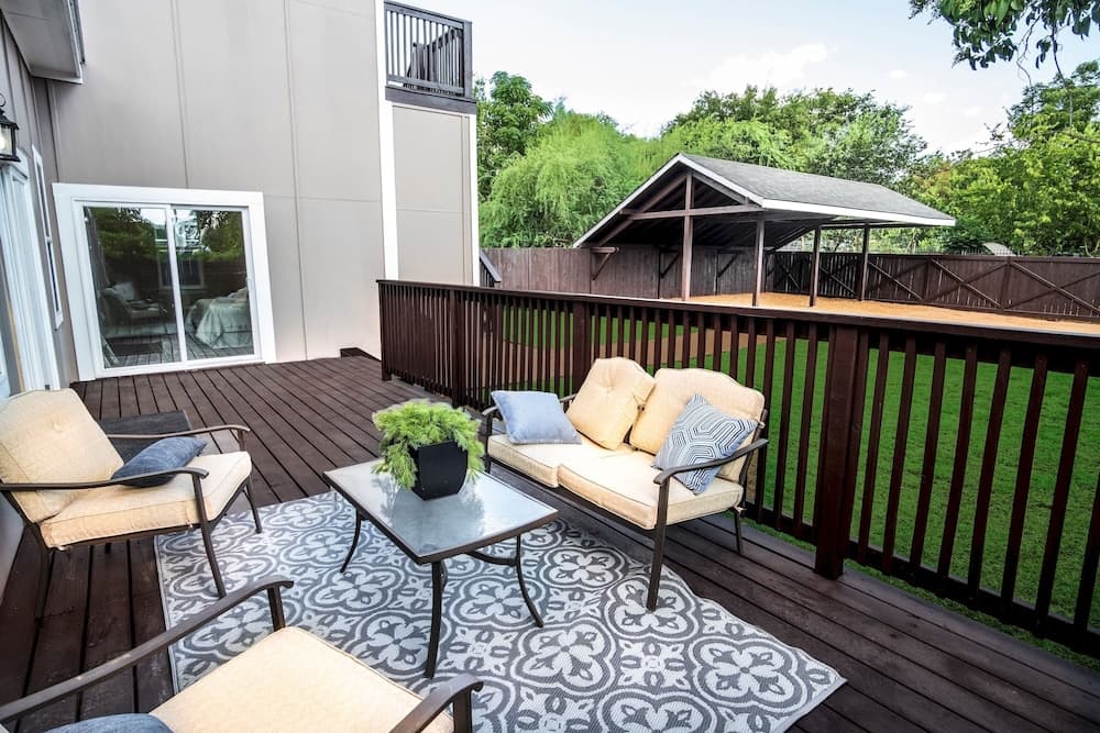 Beautiful Guest House on New Built Home Near Downtown