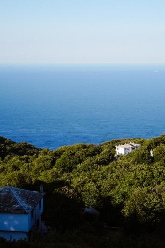 Om Living Pelion