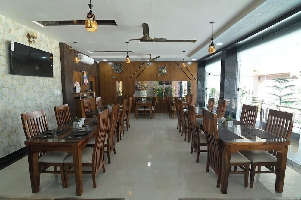 HOTEL NARAYAN VILAS