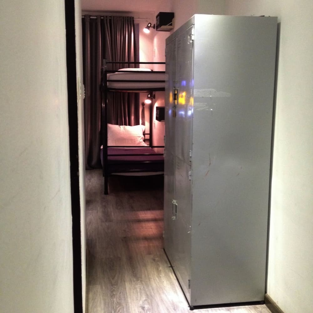 Suite Backpackers Inn