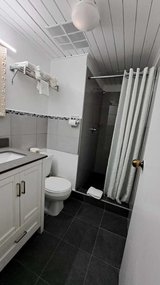 L Esperance Hotel