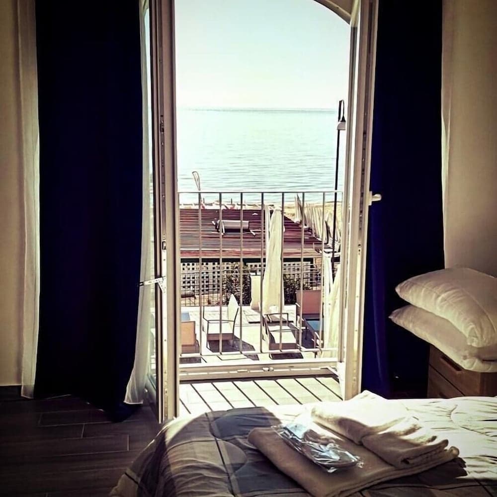 Klaton Beach Hotel