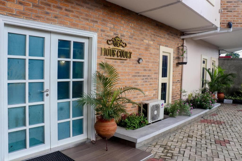 Pious Court Guest House Old GRA