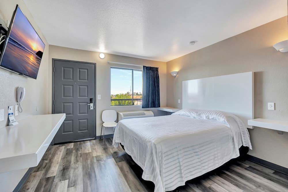 Morada Inn & Suites