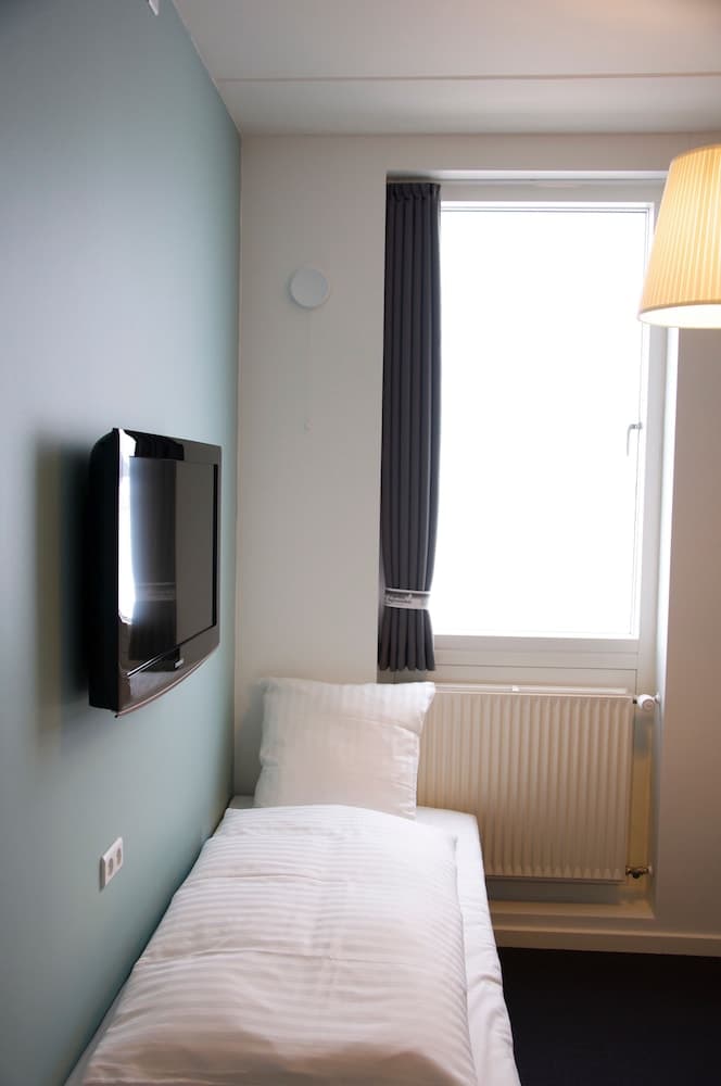 Motel X