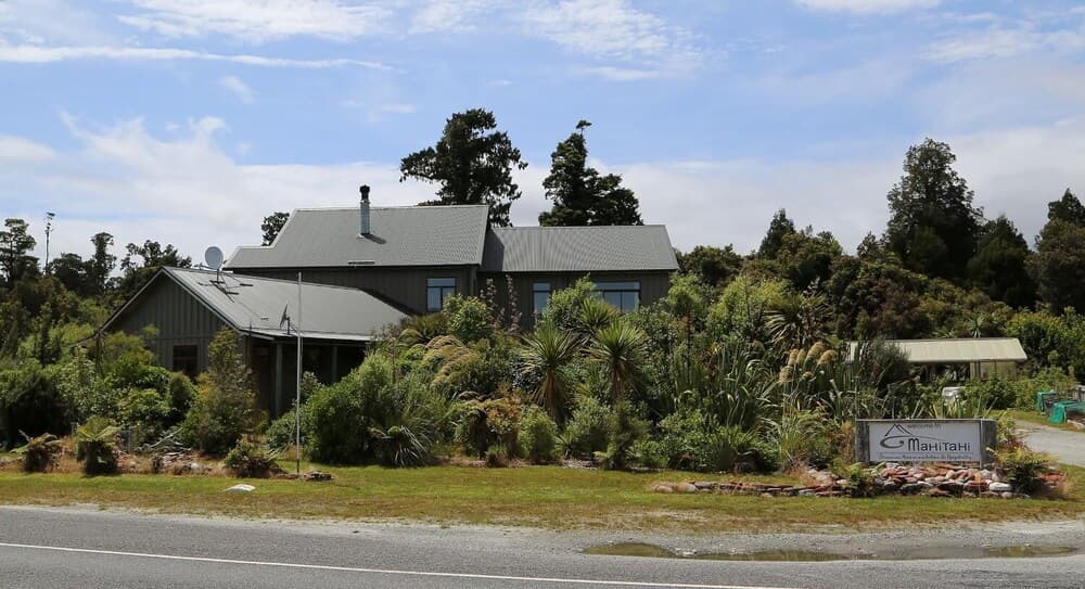 Mahitahi Lodge