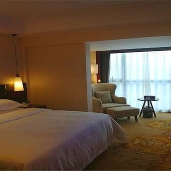 Dongyi Hotel