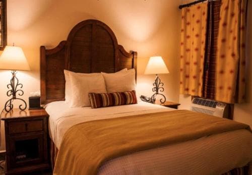 Los Arboles Hotel