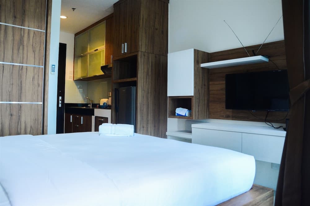 Simply Homey Studio Room at GP Plaza Apartment By Travelio