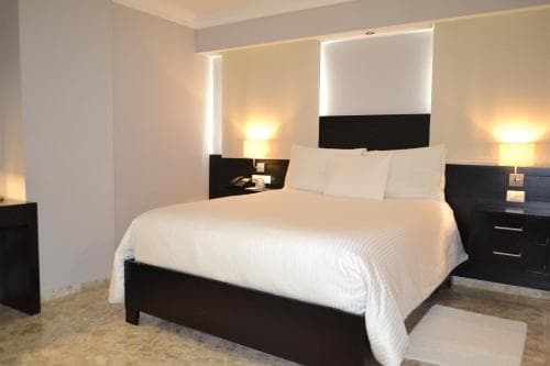 Plaza Florida Suites