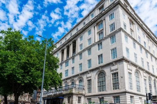 Adelphi Hotel