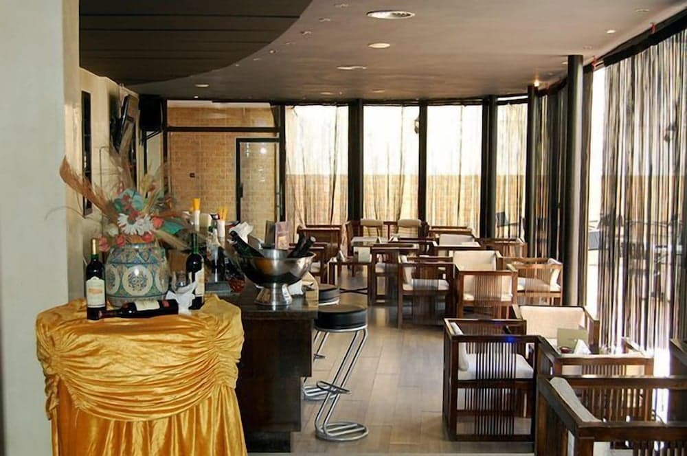 Hotel De La Corniche