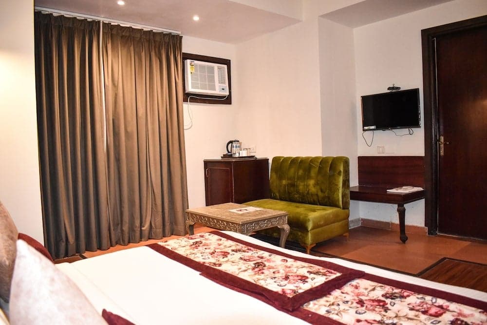Hotel Maple Ridge
