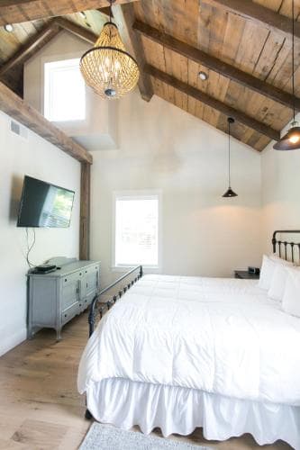 Pine Cove Guest Rooms