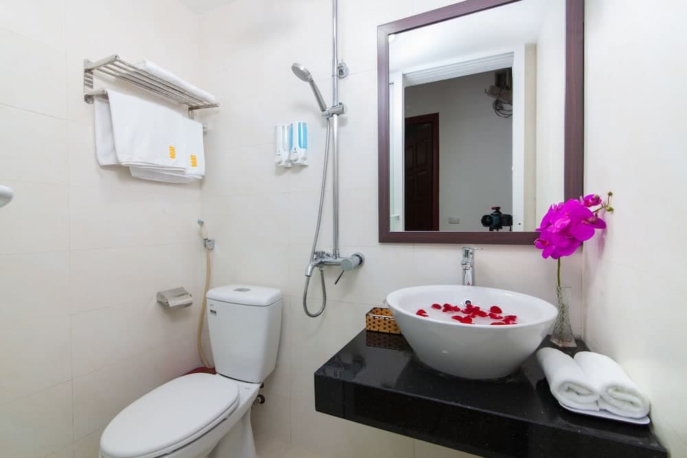 Iris Legend Hotel