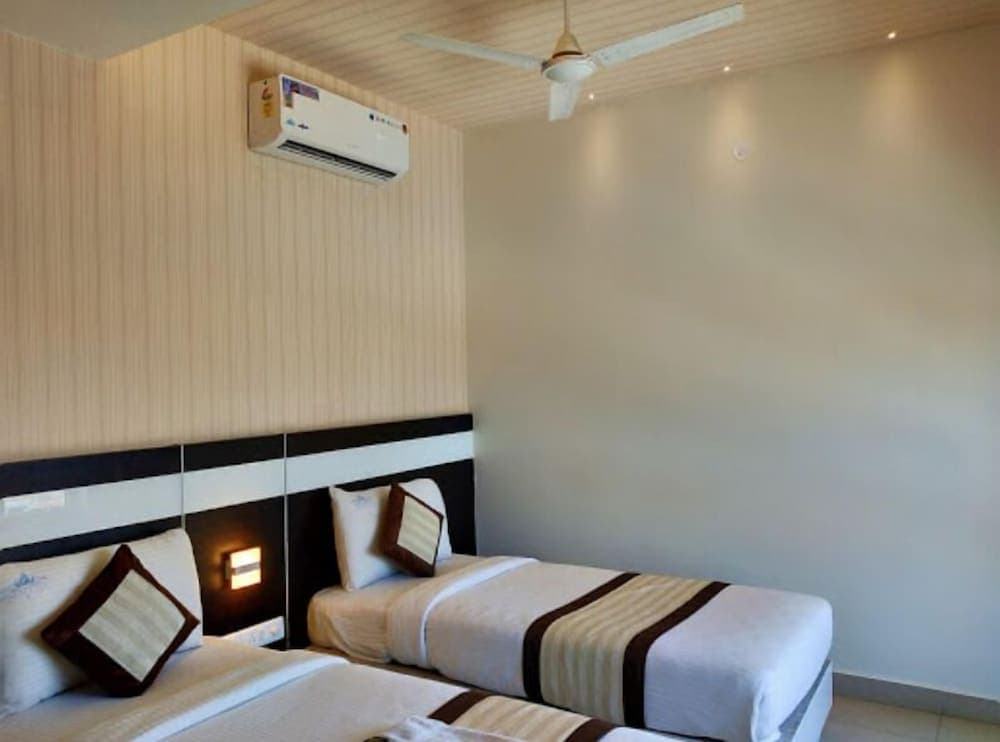 Yuvraj Palace Inn