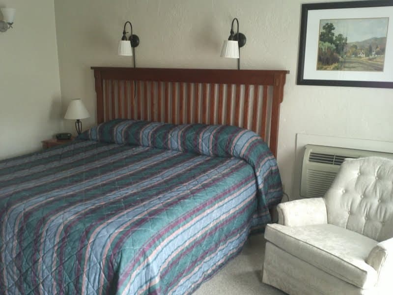 The Manor Motel 