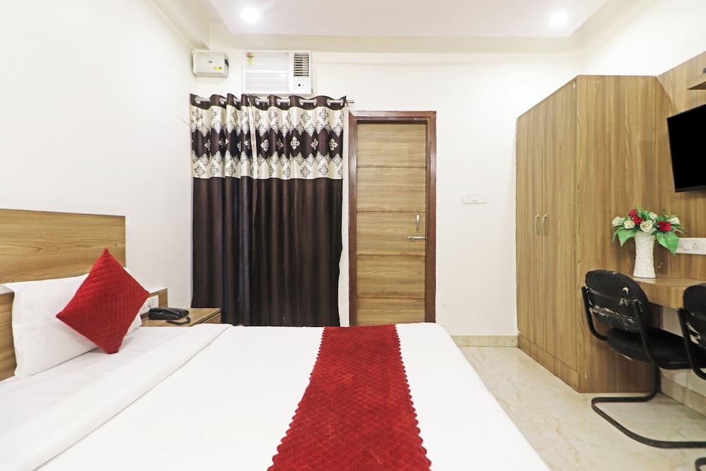 Hotel Mint Residency