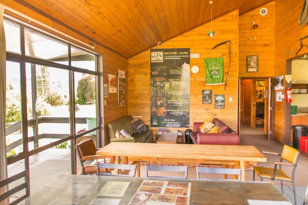 YHA Waitomo Juno Hall Backpackers