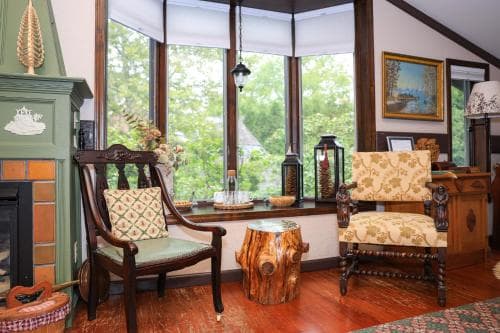 Stone Chalet Bed & Breakfast Inn
