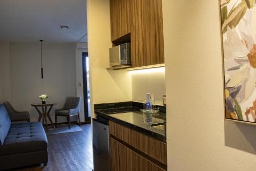 Estanza Hotel & Suites