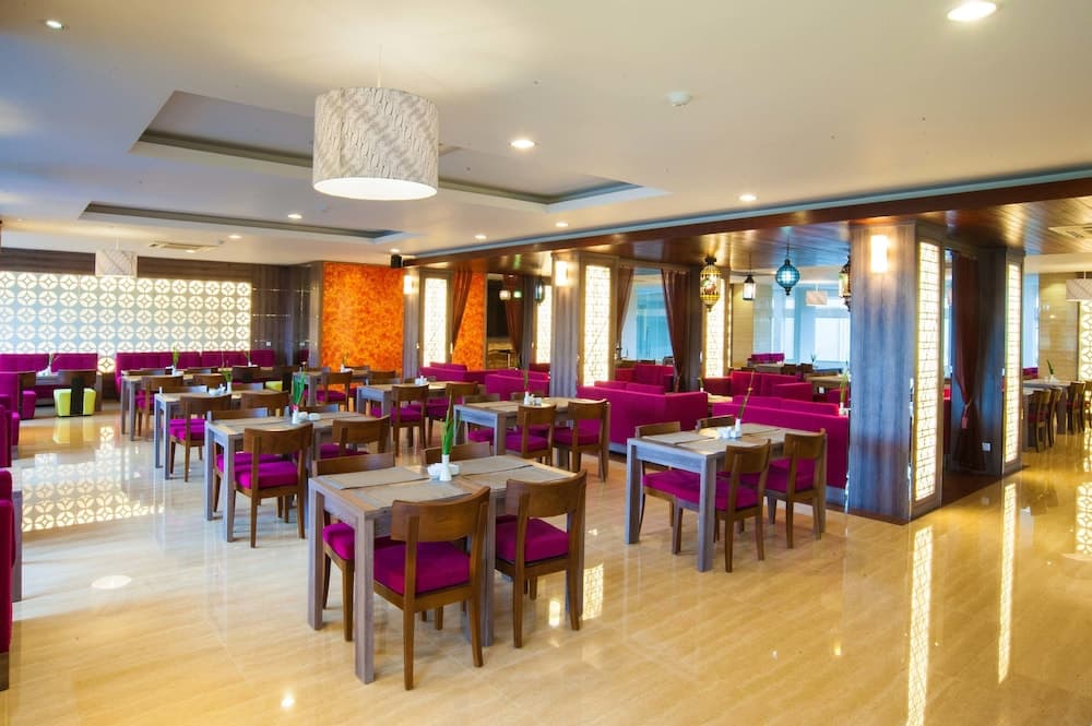 Lombok Raya Hotel